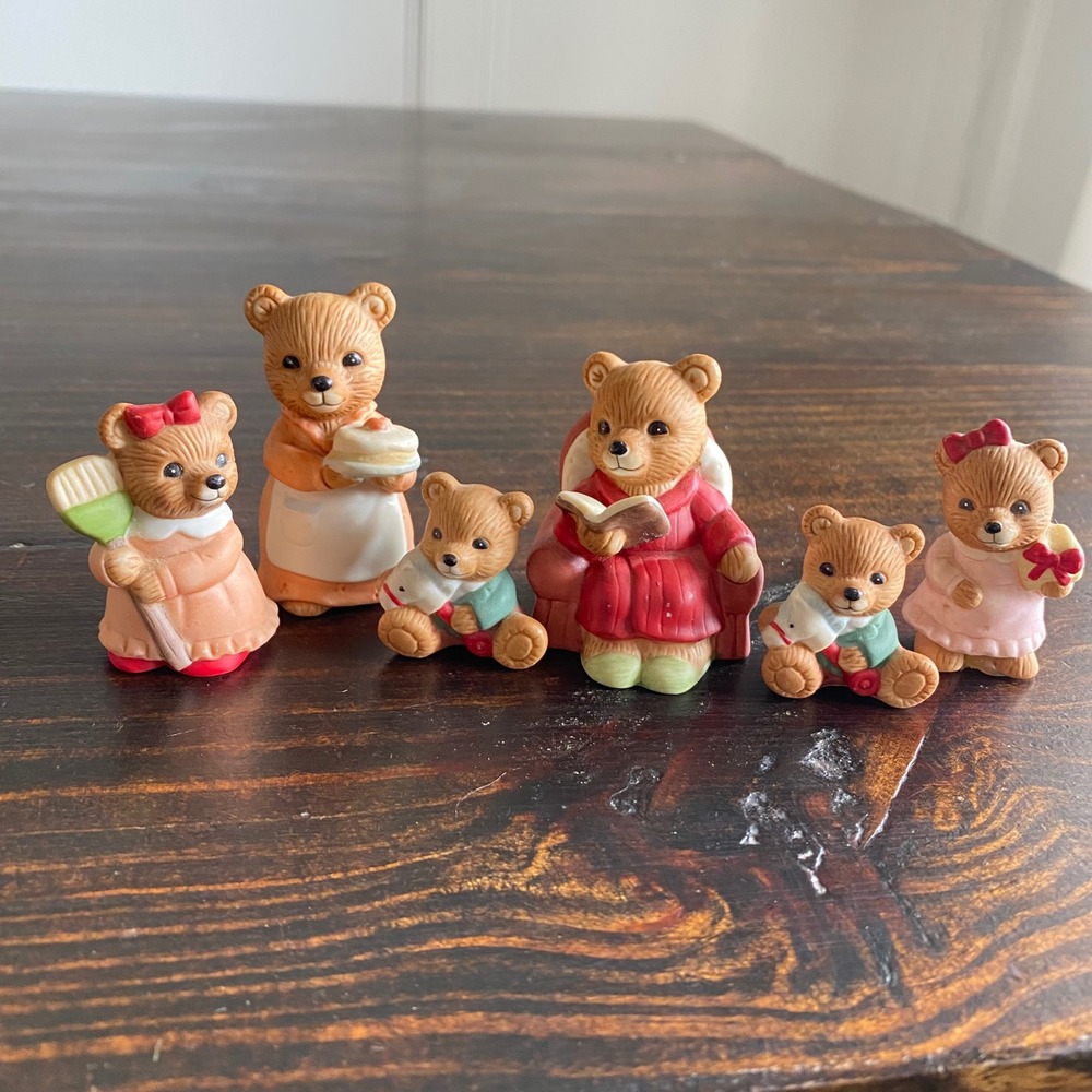Vintage Homco Porcelain Bear Family‎ Figurines Set 6 Miniature Christmas Trinket